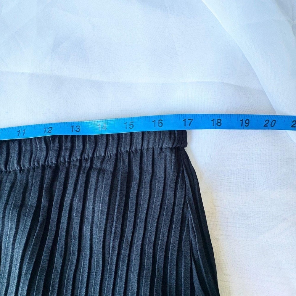 Allison Taylor Black Pleated Midi Skirt, 100% Polyester, Size M, Fully Lined - Picture 5 of 7